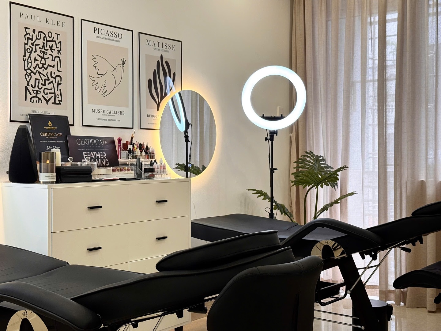 Trải nghiệm dịch vụ phun xăm trong không gian sang trọng